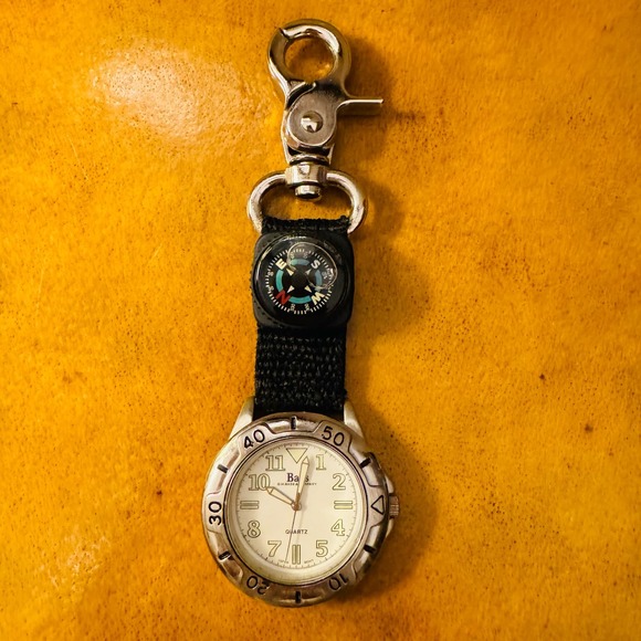 Bass Clip on Stainless Steel Watch with Compass Outdoors Golf - Picture 1 of 7